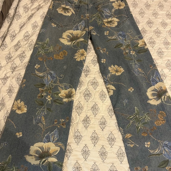 Forever 21 Blue Floral Women Flare Jeans - Picture 4 of 11